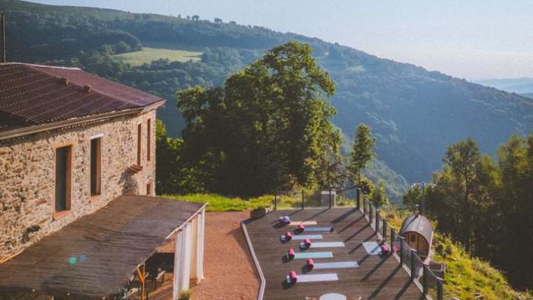 [AOÛT 2026] Semaine Immersive Ashtanga Yoga avec Caroline Boulinguez – Au coeur des Pyrénées Ariégoises